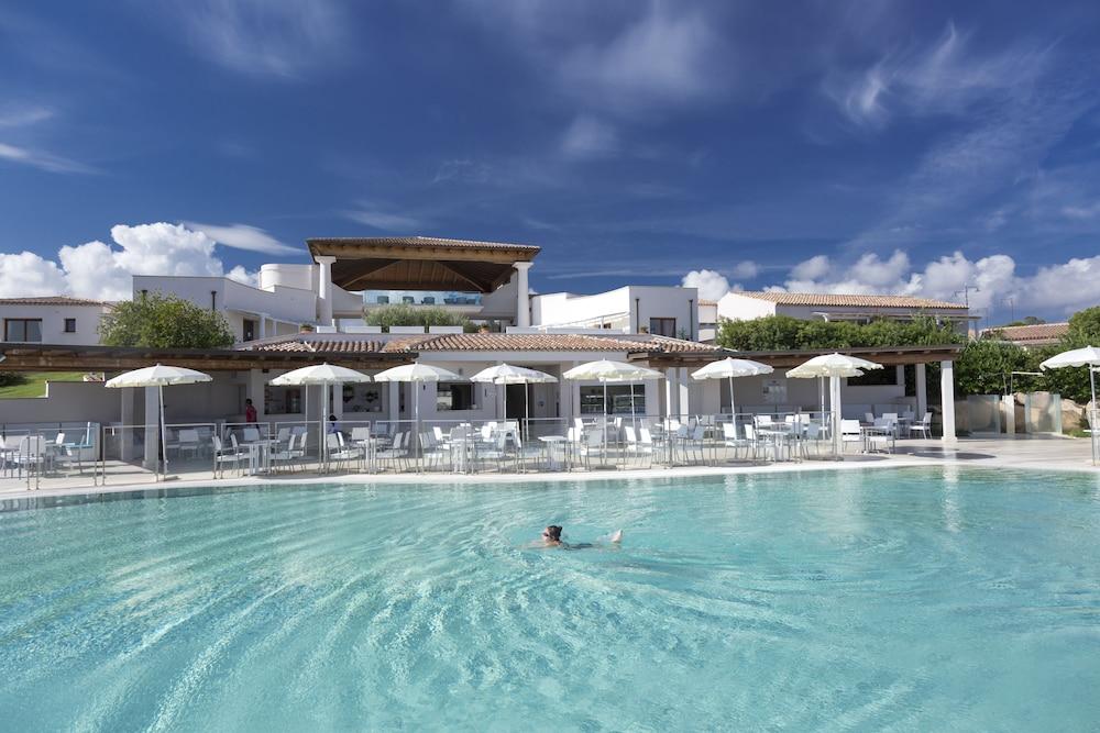 Grande Baia Resort & Spa サン・テオドーロ エクステリア 写真