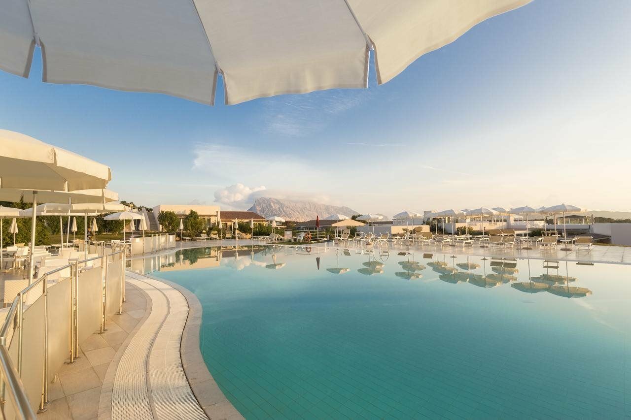 Grande Baia Resort & Spa サン・テオドーロ エクステリア 写真