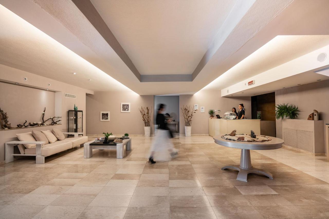 Grande Baia Resort & Spa サン・テオドーロ エクステリア 写真
